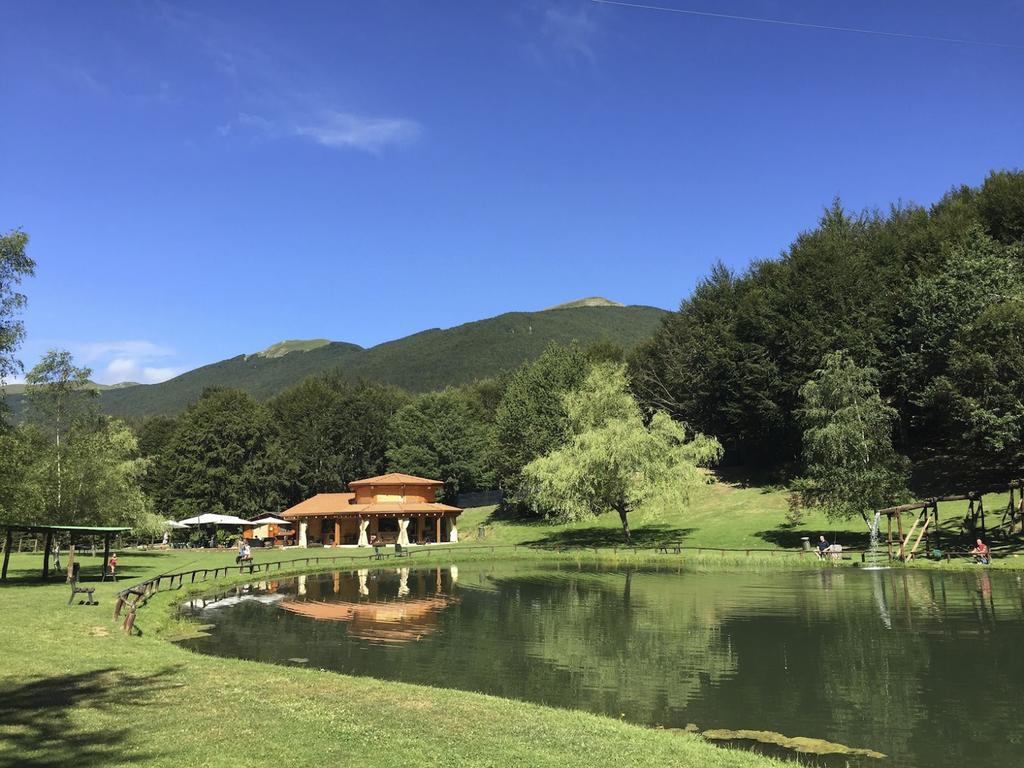 Hotel Ristorante Bertolini Piazza al Serchio Buitenkant foto