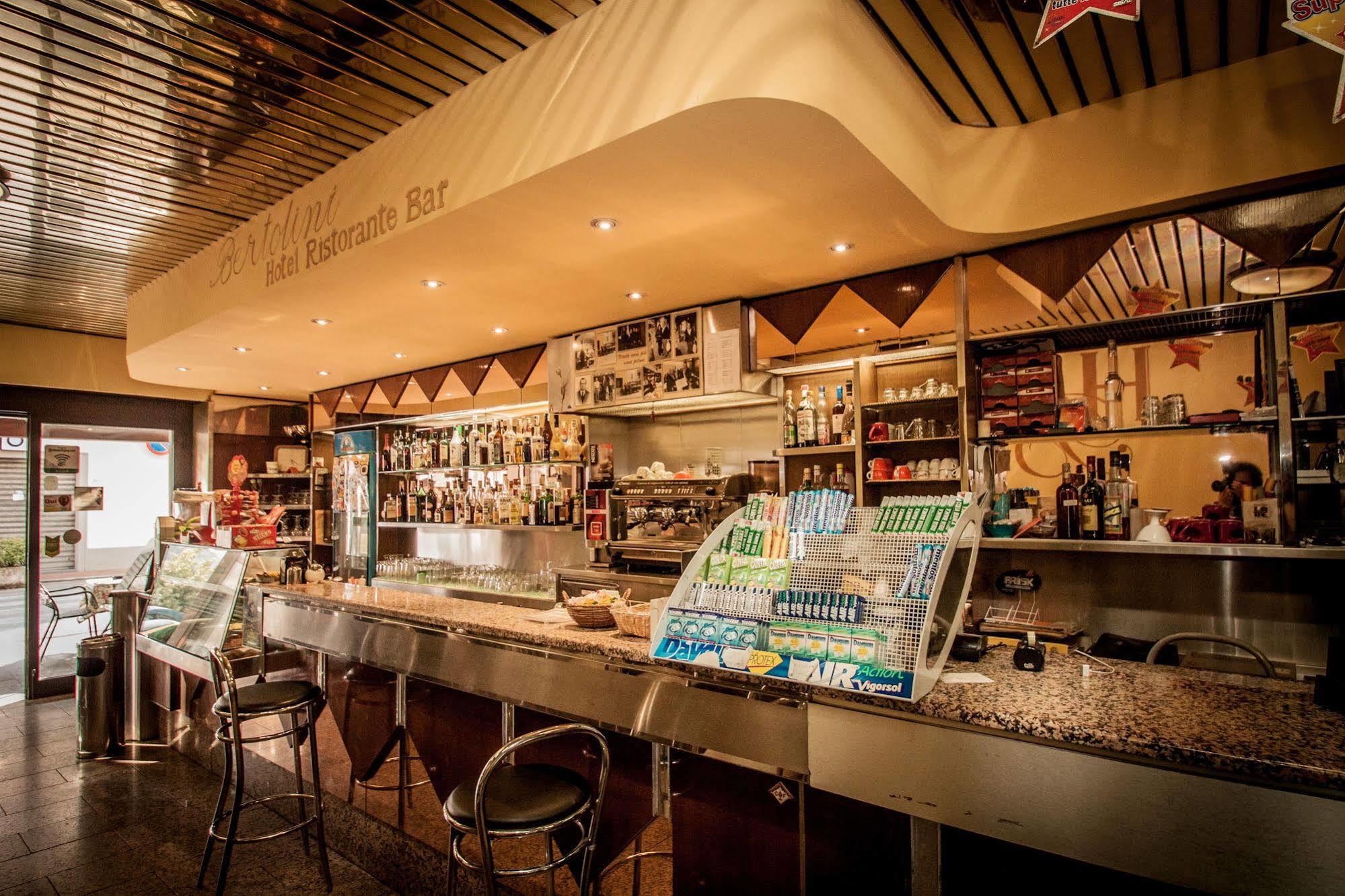 Hotel Ristorante Bertolini Piazza al Serchio Buitenkant foto